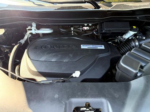 Used 2016 Honda Pilot Touring image 21