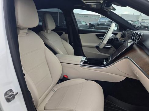 Used 2025 Mercedes-Benz C 300 Sedan image 22