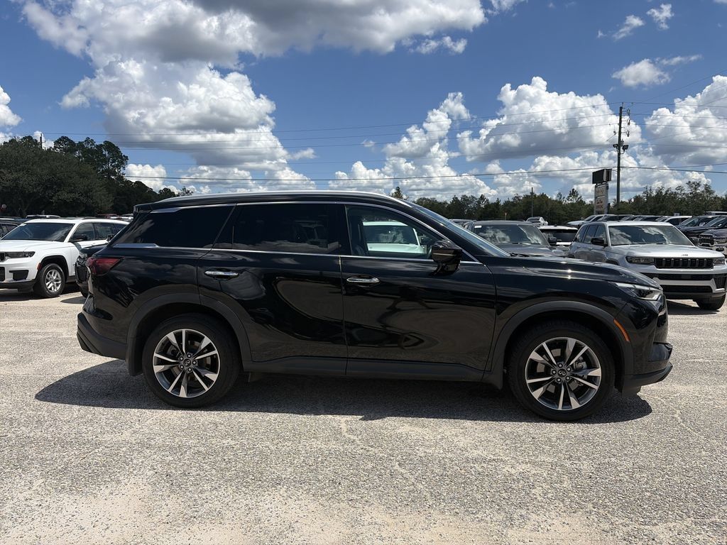 Used 2023 INFINITI QX60 Luxe w/ Cargo Package FWD image 7
