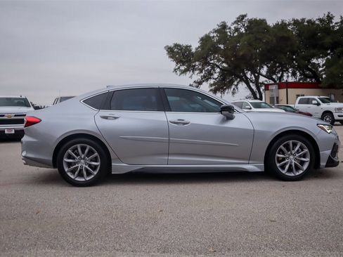 Used 2022 Acura TLX image 4