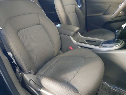 Used 2016 Kia Sportage LX image 10