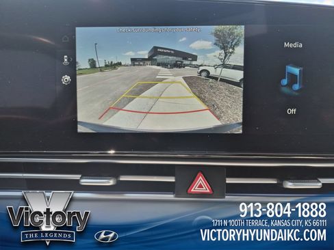 Used 2025 Hyundai Elantra Limited FWD image 20