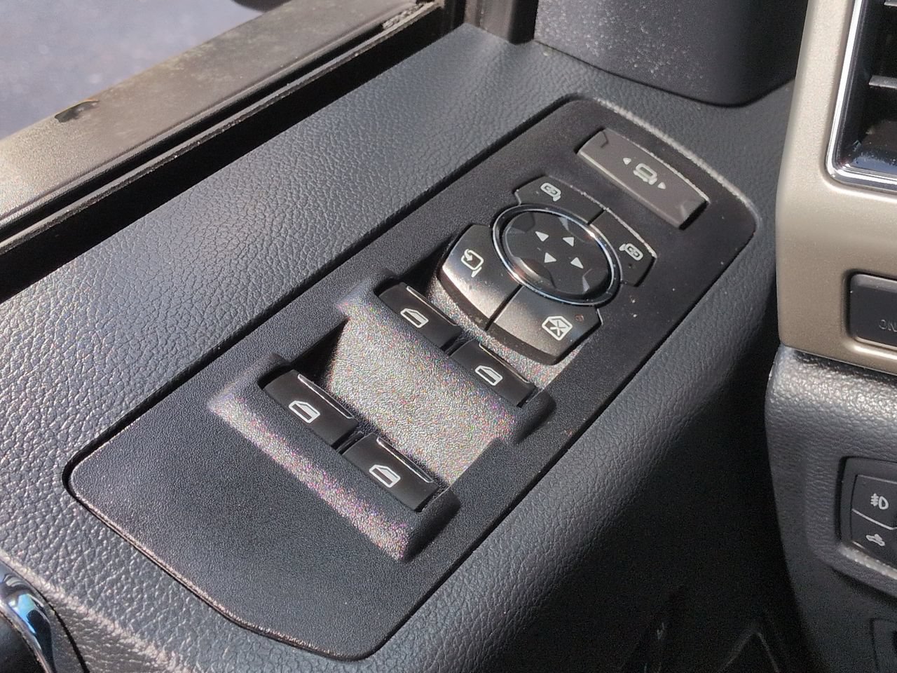Used 2022 Ford F250 Lariat w/ Lariat Ultimate Package AWD/4WD image 24