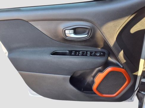 Used 2020 Jeep Renegade Sport image 25