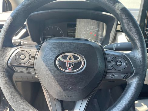 Used 2025 Toyota Corolla LE w/ Convenience Package FWD image 19