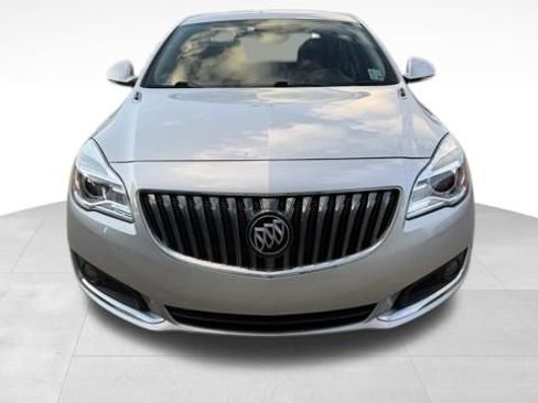 Used 2015 Buick Regal image 3