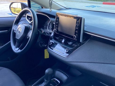 Used 2020 Toyota Corolla LE FWD image 27
