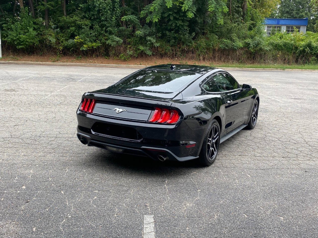 Used 2021 Ford Mustang Premium RWD image 5