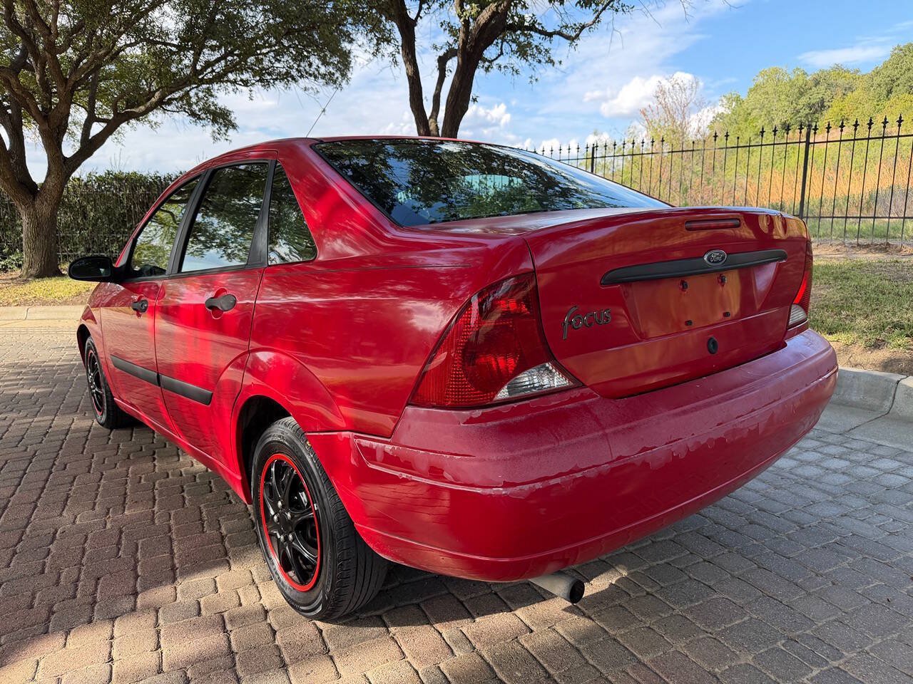 Used 2002 Ford Focus LX FWD image 6