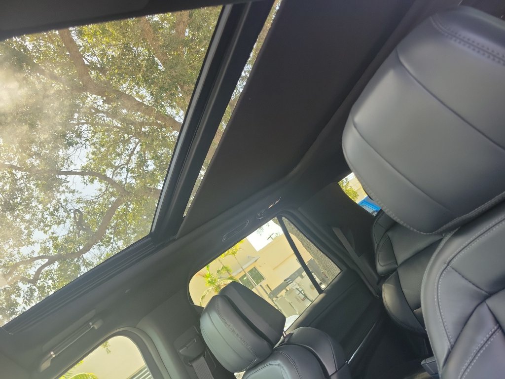 New 2025 Lincoln Navigator Reserve w/ Jet Appearance Package AWD/4WD image 20