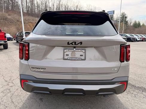 Certified 2025 Kia Sorento X-Line EX image 9