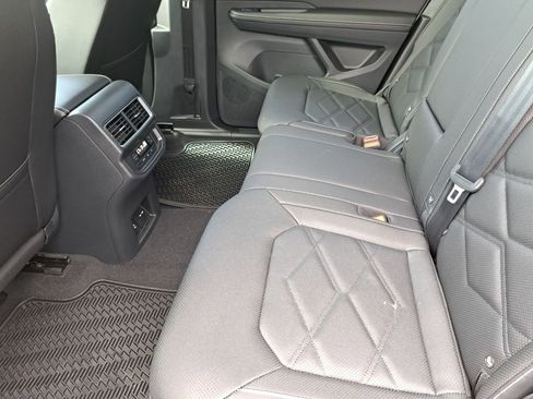 New 2026 Volkswagen Atlas SE FWD image 21