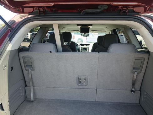 Used 2017 Chevrolet Traverse LT w/ Traveler's Package FWD image 16