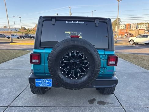 Used 2019 Jeep Wrangler Unlimited Sahara image 6