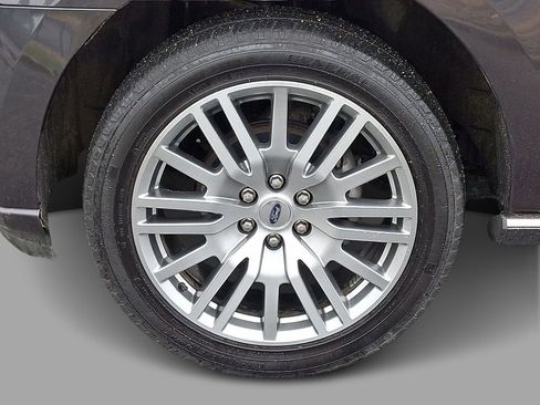 Used 2024 Ford Expedition Limited image 8