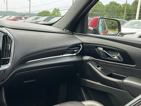 Used 2023 Chevrolet Traverse RS AWD/4WD image 27