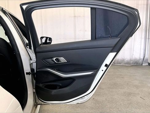 Used 2020 BMW 330i Sedan w/ Convenience Package RWD image 23