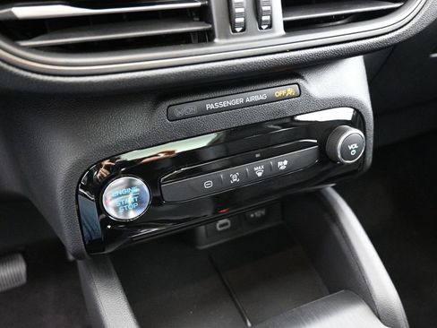 New 2025 Ford Escape SE image 16