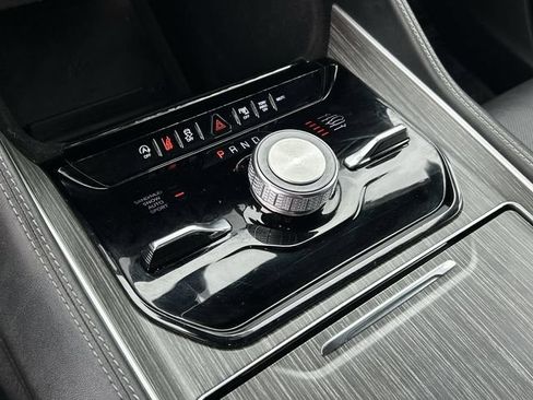 Certified 2024 Jeep Wagoneer L Series III w/ Flexible Seating Group AWD/4WD image 30