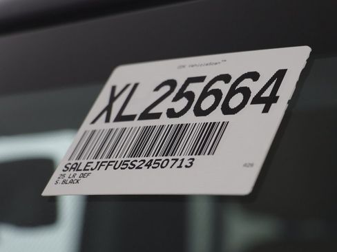 Used 2025 Land Rover Defender 130 S image 27