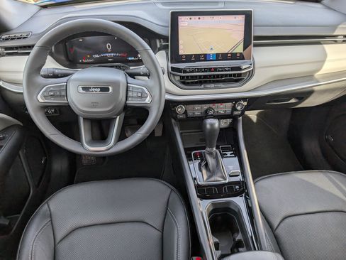 Used 2025 Jeep Compass Limited w/ Elite Group AWD/4WD image 12