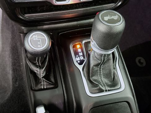 Used 2021 Jeep Wrangler Unlimited Sahara image 19