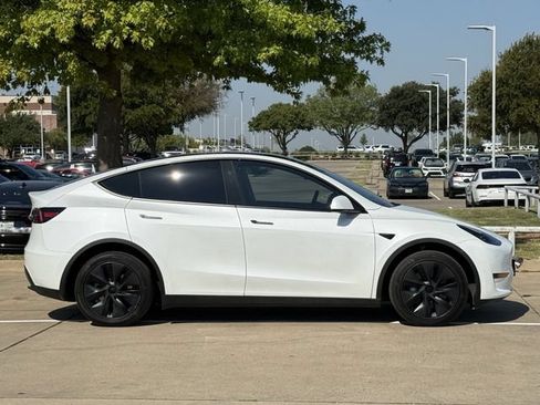 Used 2024 Tesla Model Y Long Range AWD/4WD image 3