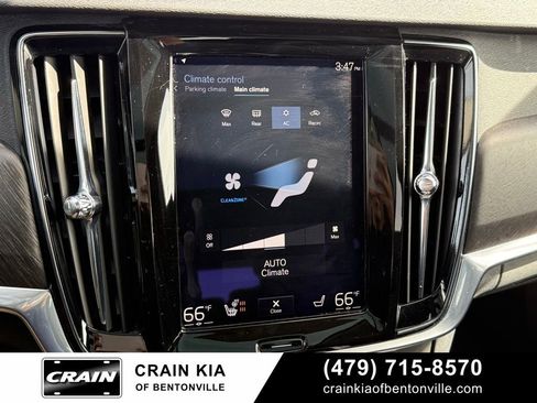 Used 2017 Volvo V90 T6 Cross Country image 18