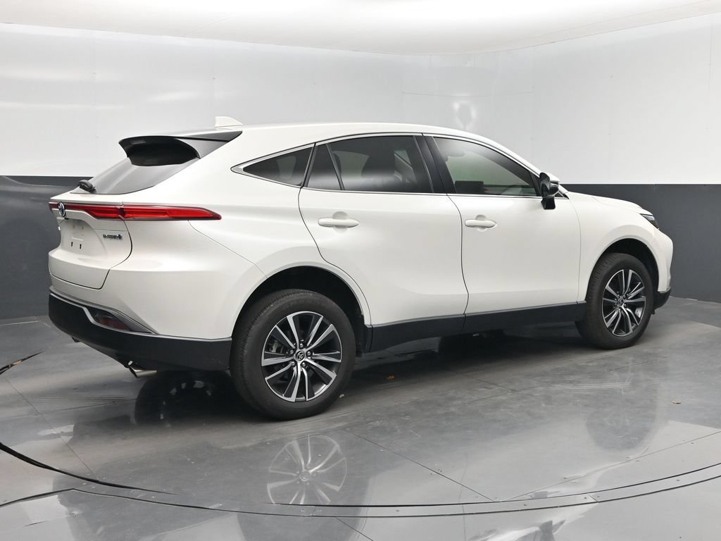 Used 2022 Toyota Venza LE AWD/4WD image 3