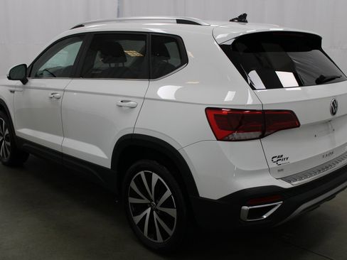 Used 2022 Volkswagen Taos SE AWD/4WD image 7