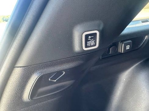 Used 2023 Jeep Grand Cherokee Altitude AWD/4WD image 15
