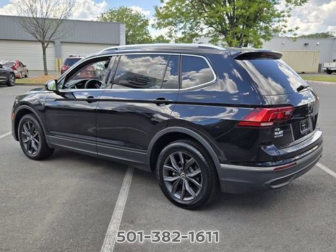 Used 2022 Volkswagen Tiguan SE FWD image 3
