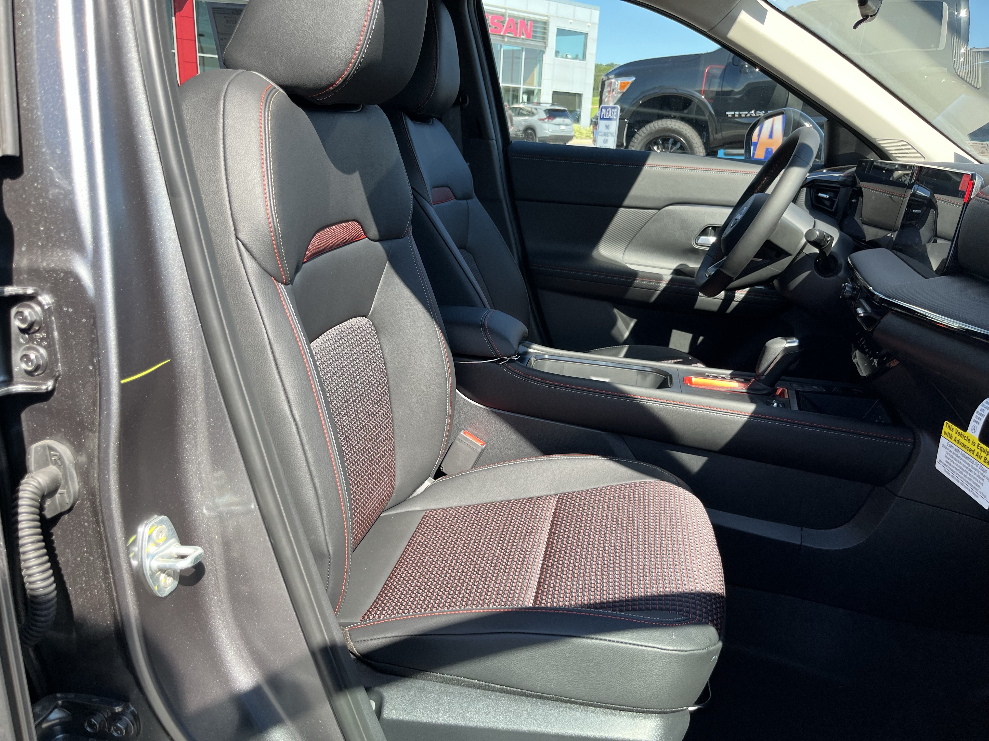 New 2027 Nissan Kicks SR AWD/4WD image 3
