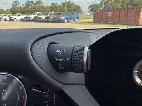 Used 2025 Lexus ES 350 w/ Premium Package FWD image 21