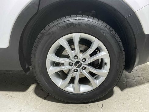 Used 2022 Kia Telluride LX AWD/4WD image 8