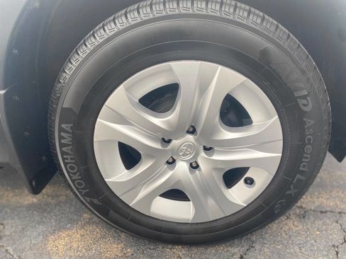 Used 2013 Toyota RAV4 LE image 8