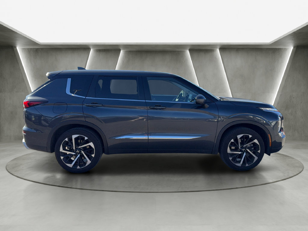 Used 2024 Mitsubishi Outlander SE AWD/4WD image 6