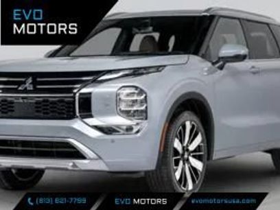 Used 2025 Mitsubishi Outlander SE