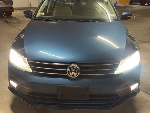 Used 2017 Volkswagen Jetta SEL FWD image 6