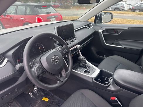 Used 2025 Toyota RAV4 LE image 28