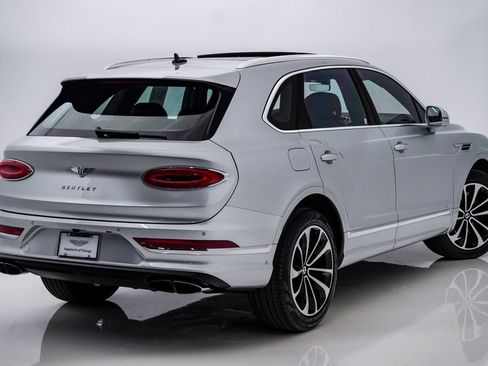 Used 2022 Bentley Bentayga AWD/4WD image 11