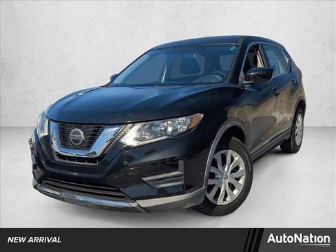 Used 2018 Nissan Rogue S image 1
