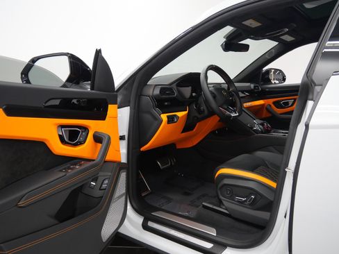 Used 2023 Lamborghini Urus S AWD/4WD image 22