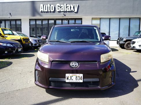 Used 2011 Scion xB FWD image 2
