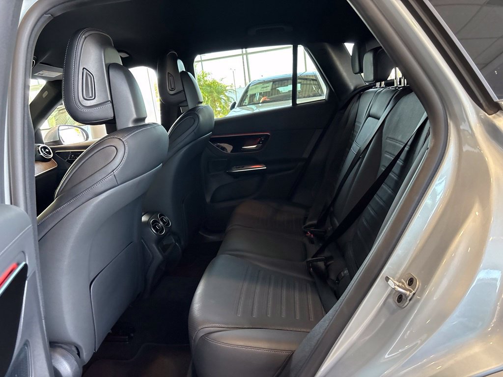 Used 2025 Mercedes-Benz GLC 350e 4MATIC image 21