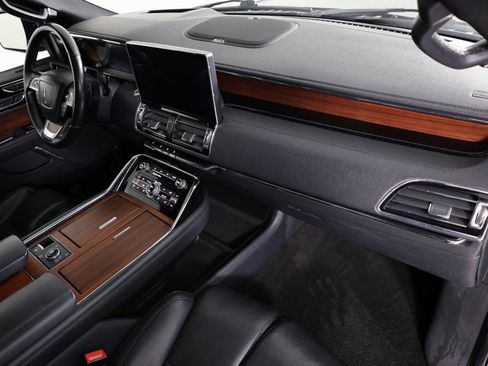 Used 2023 Lincoln Navigator Reserve image 41