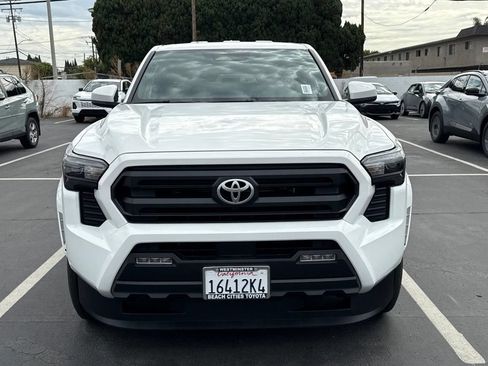 Used 2026 Toyota Tacoma SR5 AWD/4WD image 2