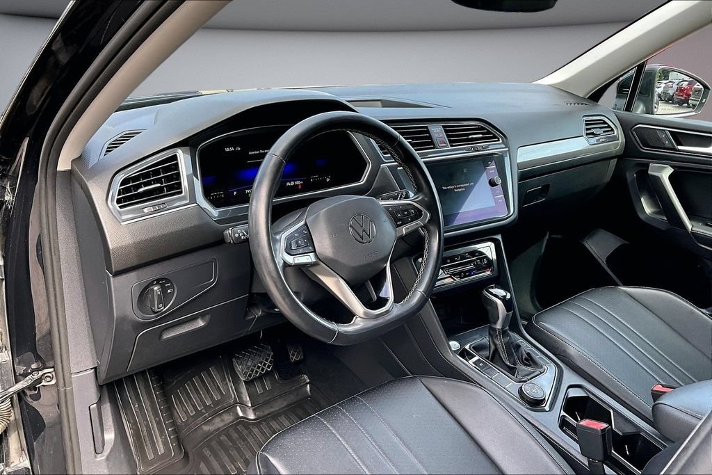 Used 2022 Volkswagen Tiguan SE AWD/4WD image 17