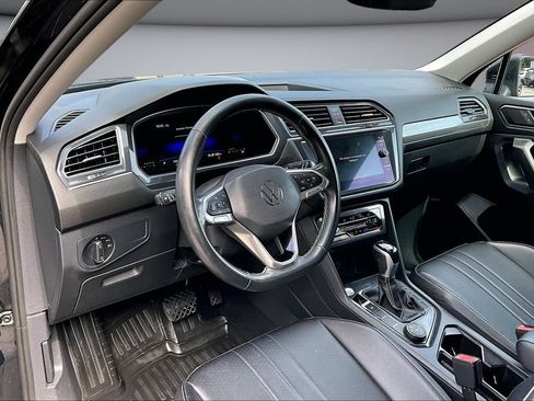 Used 2022 Volkswagen Tiguan SE AWD/4WD image 17