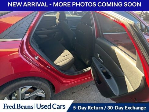 Certified 2025 Hyundai Elantra SEL image 11